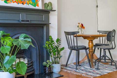 39b Tressillian Road, London, SE4 1YG