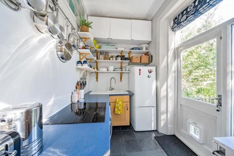39b Tressillian Road, London, SE4 1YG