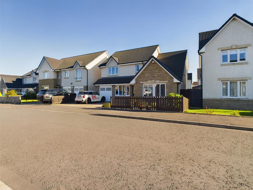 Lambsmiln Place, Kirkliston, Edinburgh, EH29 4 bed detached house £