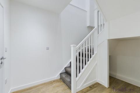 2 bedroom apartment to rent, London Road, Staines-upon-Thames, Surrey, TW18