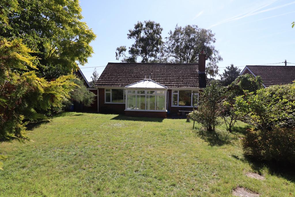 Through Duncans, Woodbridge, IP12 2 bed bungalow for sale £520,000