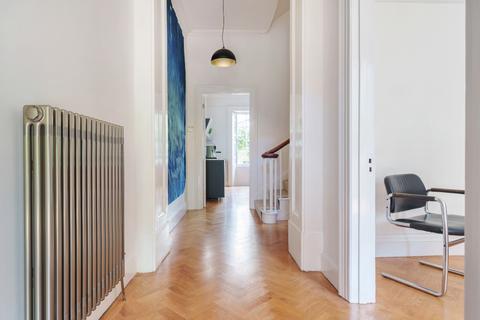 9 Clifton Vale, Bristol, BS8 4PT
