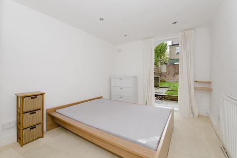 2 bedroom flat to rent, Arthur Road, Islington, London