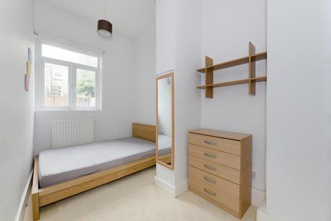 2 bedroom flat to rent, Arthur Road, Islington, London