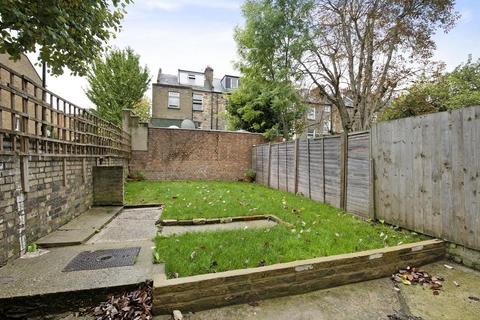 2 bedroom flat to rent, Arthur Road, Islington, London