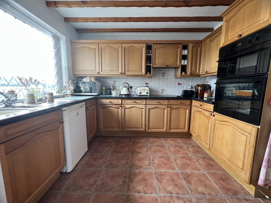 New Cross, Aberystwyth SY23 2 bed bungalow for sale £275,000