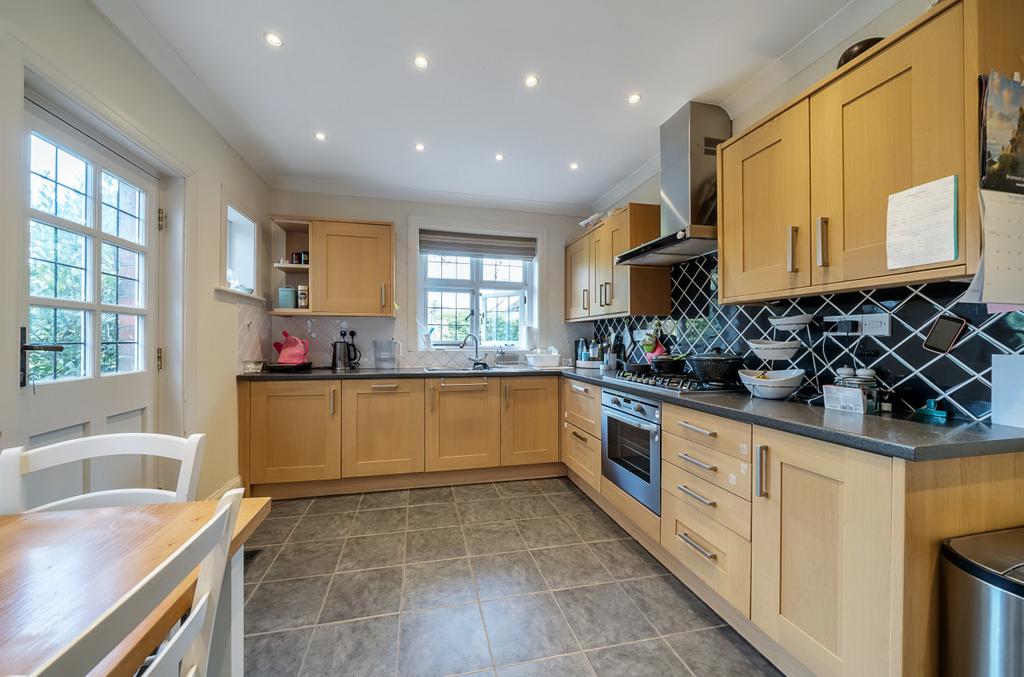 Chetwynd Road, Bassett, Southampton... 4 bed detached house £630,000