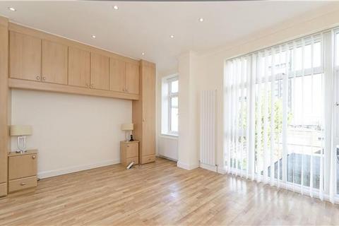 5 bedroom townhouse to rent, Middle Field, London NW8