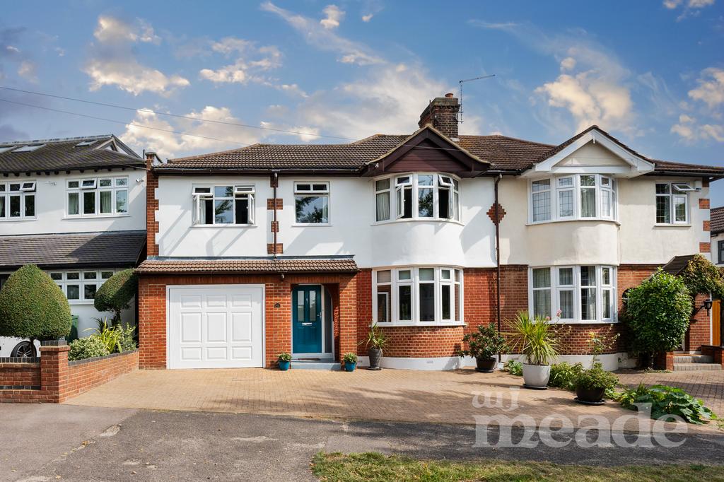 Dale View Crescent, Chingford, E4 4 bed semidetached house for sale
