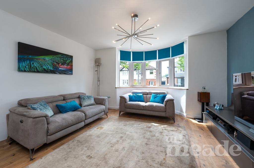 Dale View Crescent, Chingford, E4 4 bed semidetached house £825,000