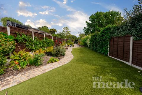 41 Dale View Crescent, London, E4 6PH