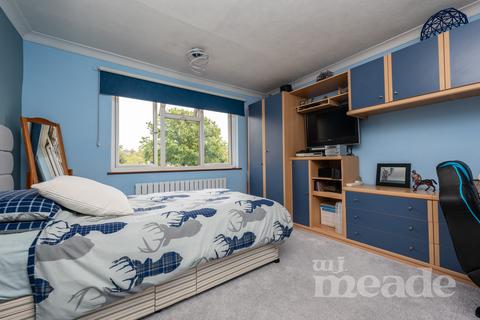 41 Dale View Crescent, London, E4 6PH
