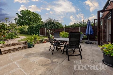 41 Dale View Crescent, London, E4 6PH