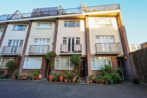 4 bedroom terraced house for sale, Rembrandt Close, London, SW1W
