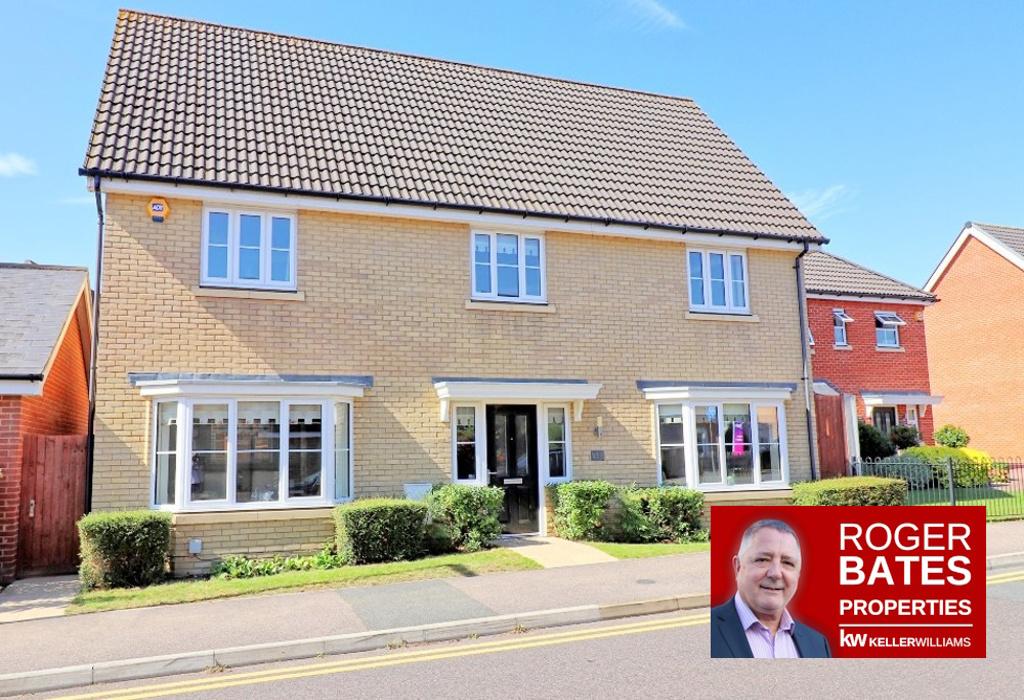 School Avenue, Dunton Fields, Laindon, Basildon, Essex SS15 5 bed