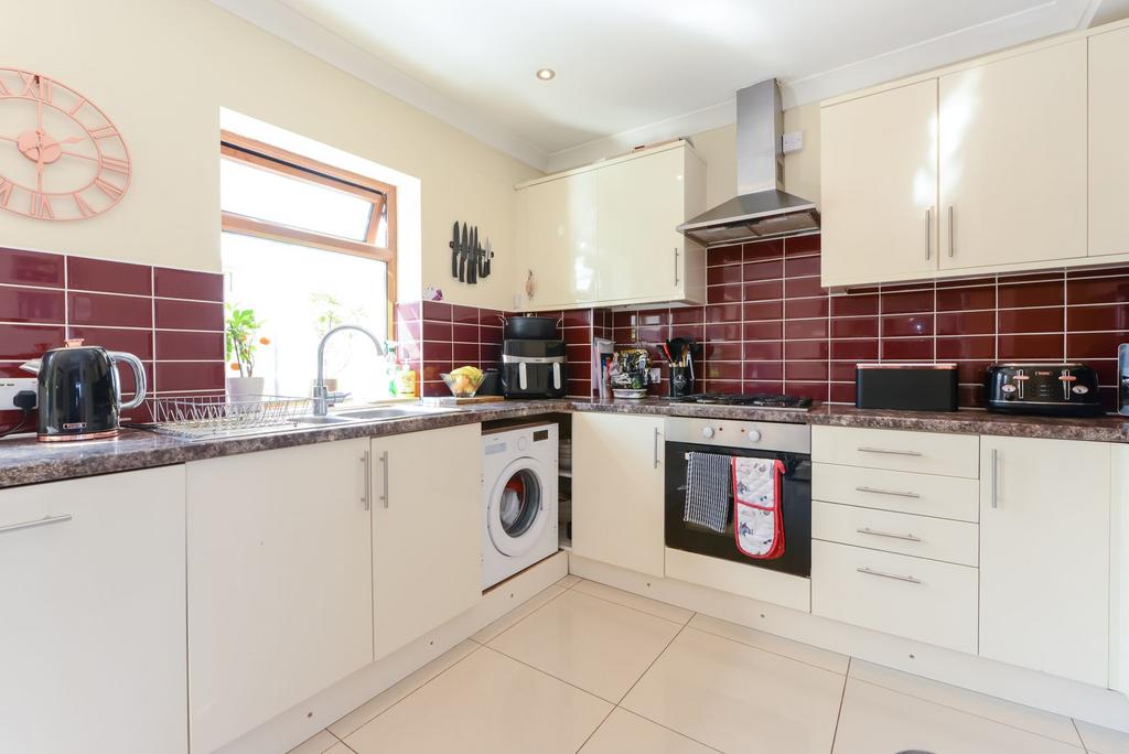 Whitehall Road, Ramsgate, CT12 5 bed semidetached house for sale £