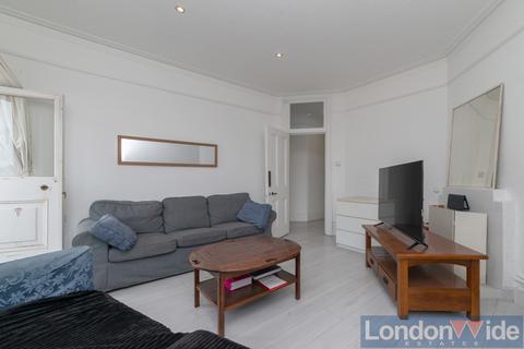 3 bedroom apartment to rent, Huguenot Mansions, London, SW18