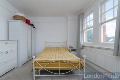 3 bedroom apartment to rent, Huguenot Mansions, London, SW18