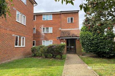 15 Ranyard Close, Chessington, KT9 1HR