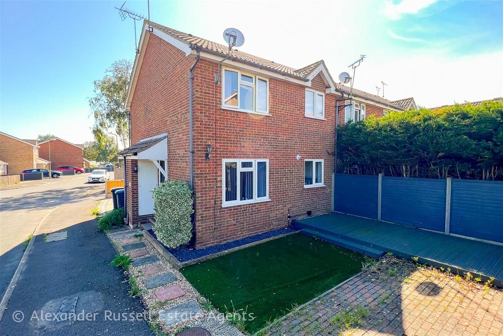Roman Close, Deal, CT14 1 bed terraced house for sale £210,000