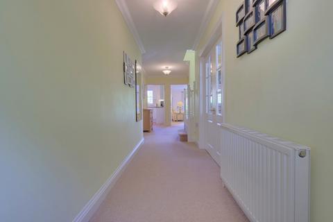 4 bedroom detached house for sale, Shakespeare Avenue, Langdon Hills, SS16