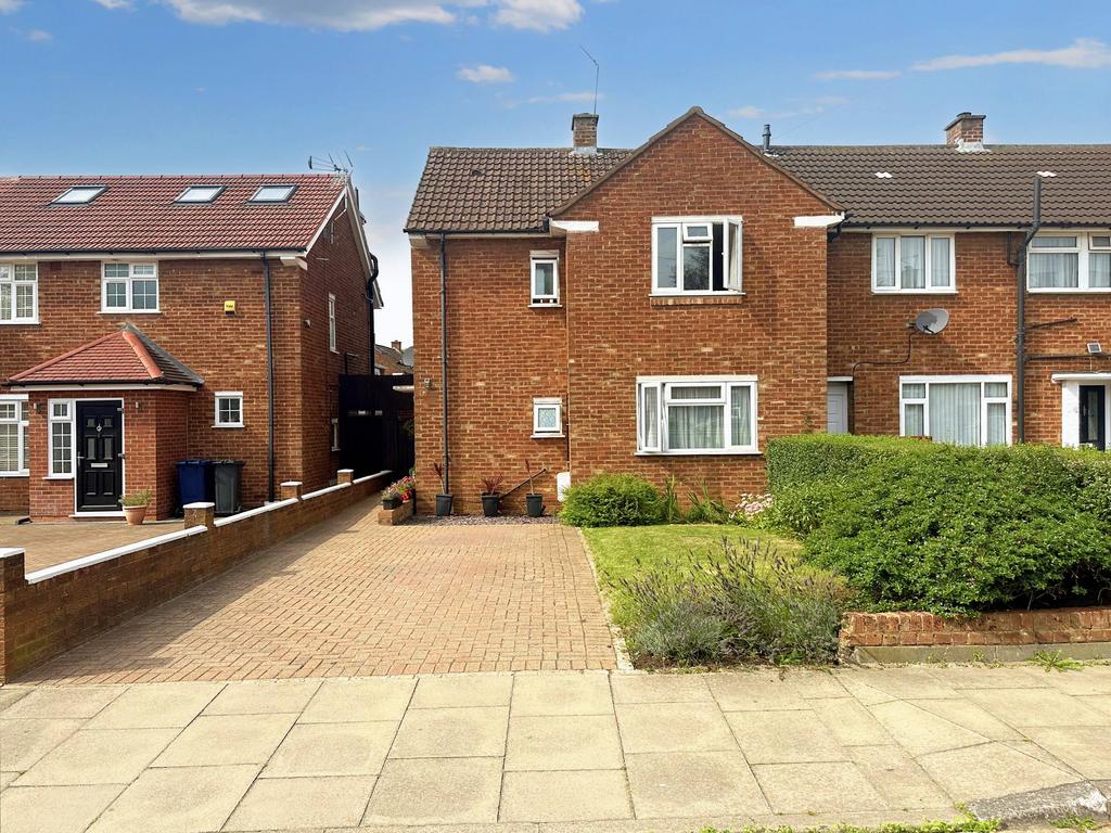 Brighton Drive, Northolt UB5 4 bed end of terrace house for sale £525,000