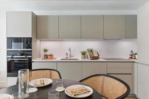 2 bedroom flat for sale, Chiswick Green, London, W4 5TD