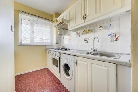 32 Lampeter Square, London, W6 8PS