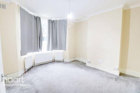 2 bedroom maisonette for sale, Albert Road, London