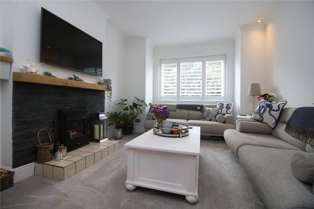 Gore Road, New Milton, Hampshire, BH25 3 bed semidetached house for