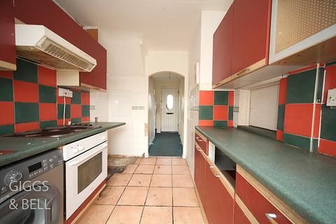 31 Bretts Mead, Luton, LU1 5NG