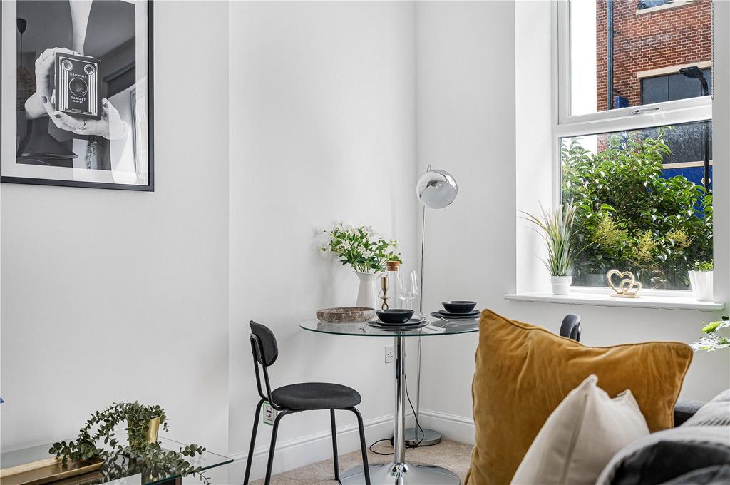 Apartment in London - View 4