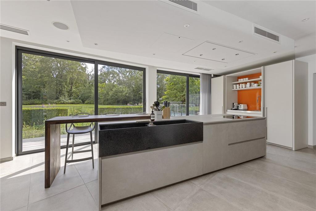 Kitchen/Dining