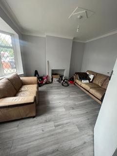 3 bedroom terraced house to rent, Ilford , IG3