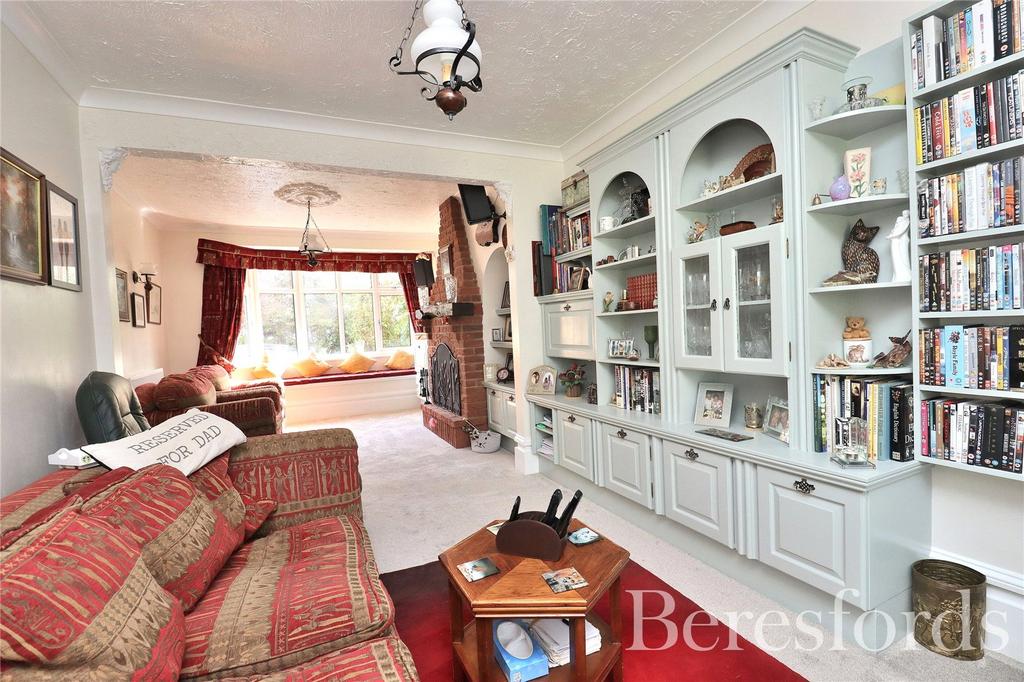 Third Avenue, Chelmsford, CM1 5 bed semidetached house £650,000