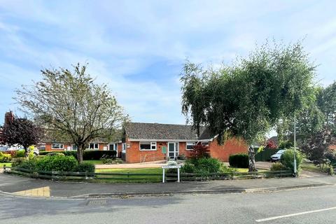 3 bedroom bungalow for sale, Columbia Drive, Worcester, Worcestershire, WR2