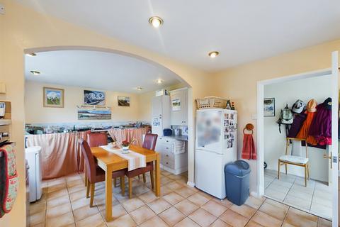 61 Columbia Drive, Lower Wick, Worcester, WR2 4DB