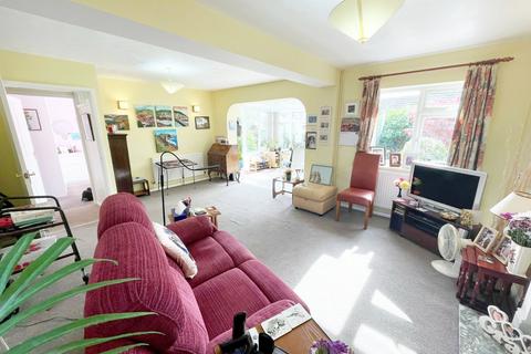 61 Columbia Drive, Lower Wick, Worcester, WR2 4DB