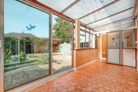 201 Foxlydiate Crescent, Redditch, B97 6NS
