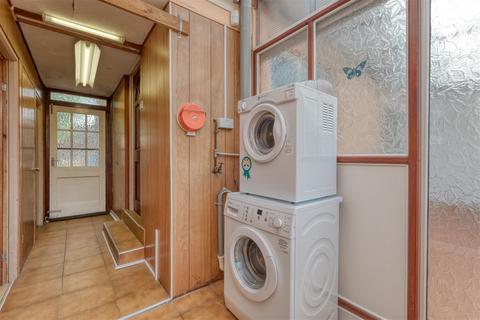 201 Foxlydiate Crescent, Redditch, B97 6NS
