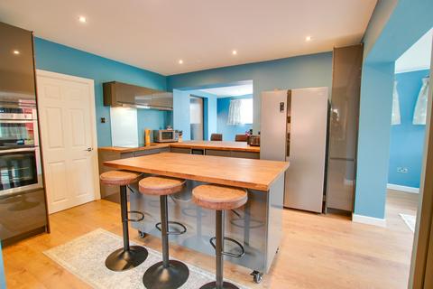 26 Burnham Chase, Southampton, SO18 5DF