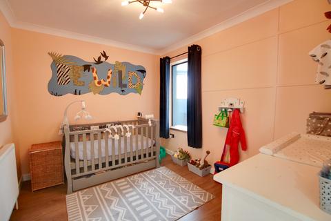 26 Burnham Chase, Southampton, SO18 5DF