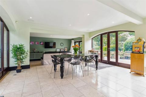 6 bedroom detached house for sale, Cholesbury Road, Wigginton, Tring, Hertfordshire, HP23