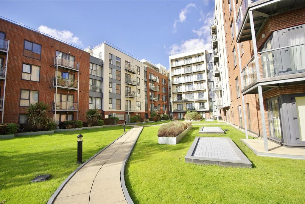 Midland Road, Hemel Hempstead, Hertfordshire, HP2 2 bed apartment for