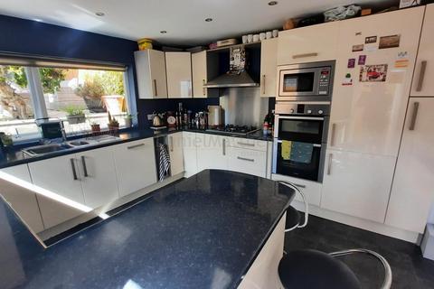 3 bedroom terraced house for sale, Wenvoe Terrace, Barry, The Vale Of Glamorgan. CF62 7ES