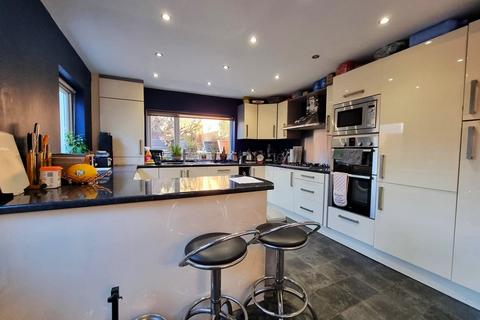 3 bedroom terraced house for sale, Wenvoe Terrace, Barry, The Vale Of Glamorgan. CF62 7ES