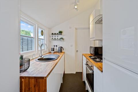 2 bedroom terraced house for sale, Heath Road, Weybridge, Surrey, KT13