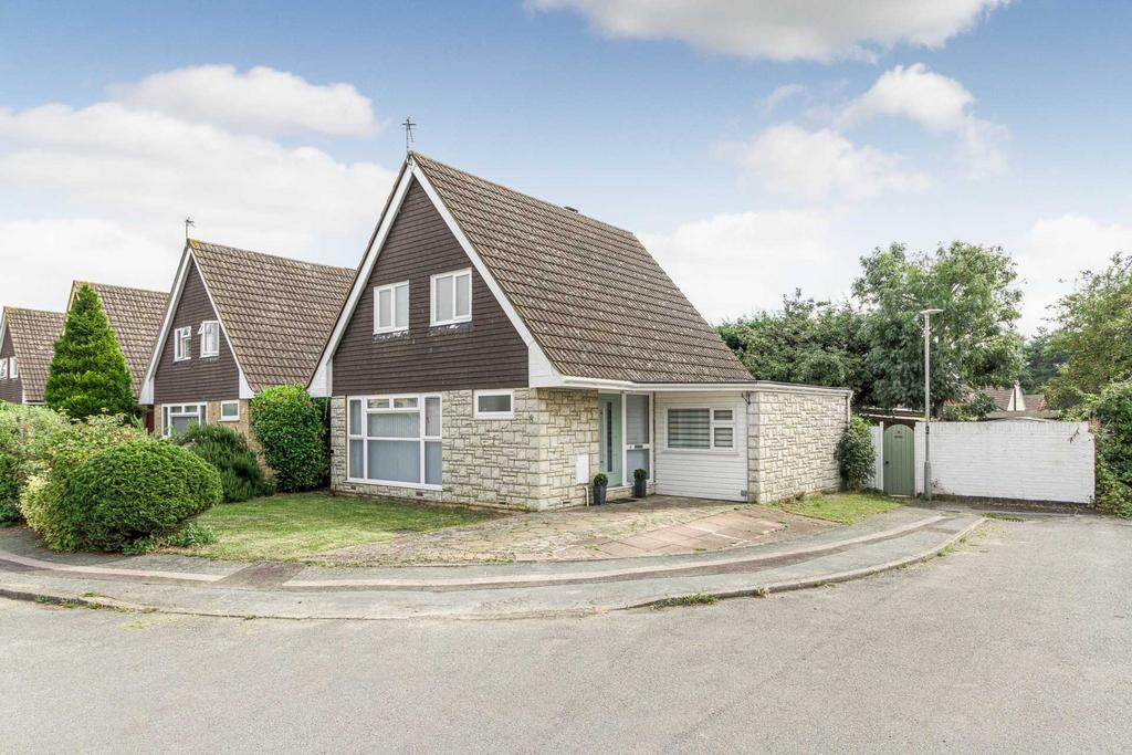 Masefield Close, Newport Pagnell MK16 3 bed detached house for sale £