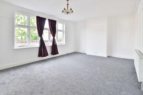 3 bedroom duplex to rent, Sussex Place, New Malden