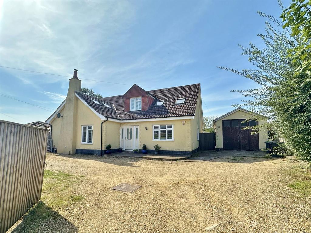 Newtown Road, Verwood, Dorset, BH31 5 bed detached house for sale £